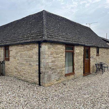 Tupenny Cottage, Old Mill Farm, Cotswold Water Park Cirencester Zewnętrze zdjęcie