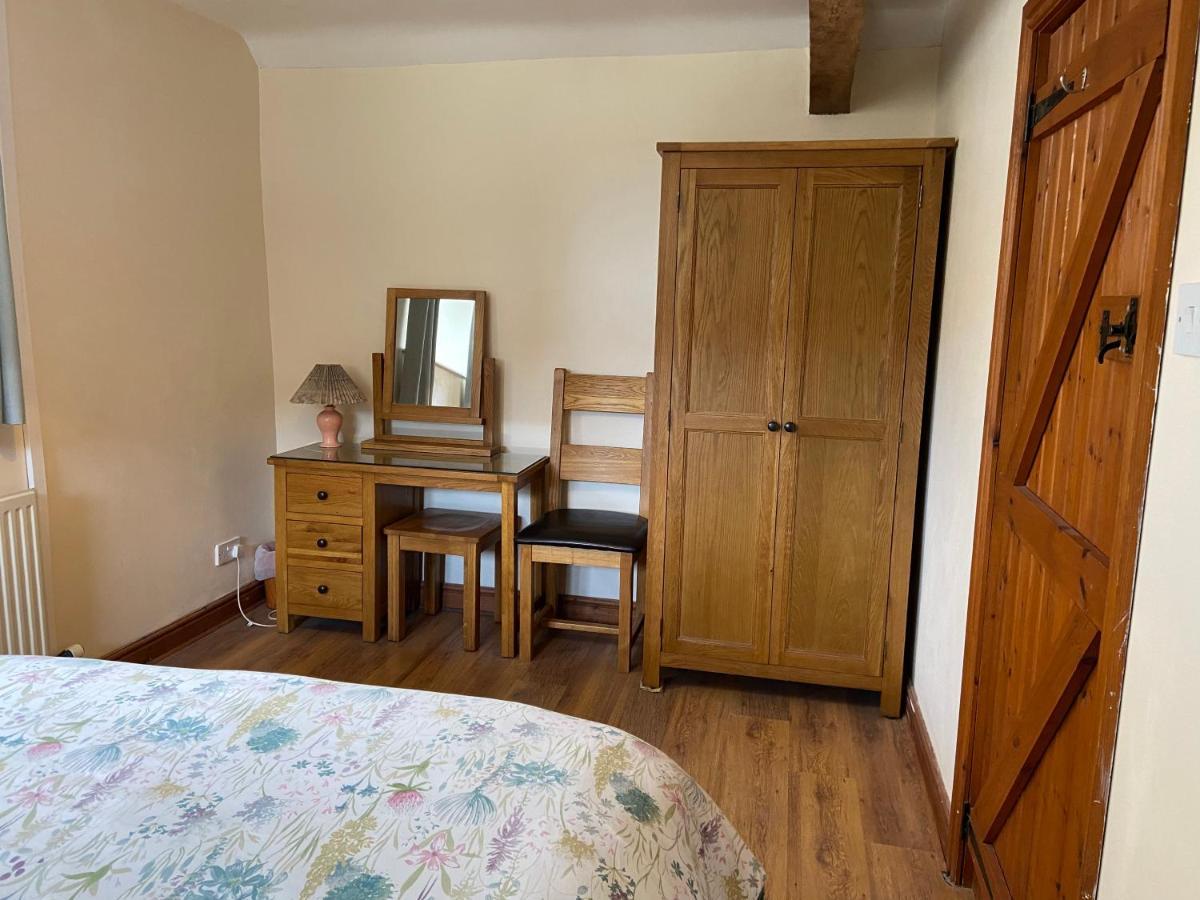 Tupenny Cottage, Old Mill Farm, Cotswold Water Park Cirencester Zewnętrze zdjęcie
